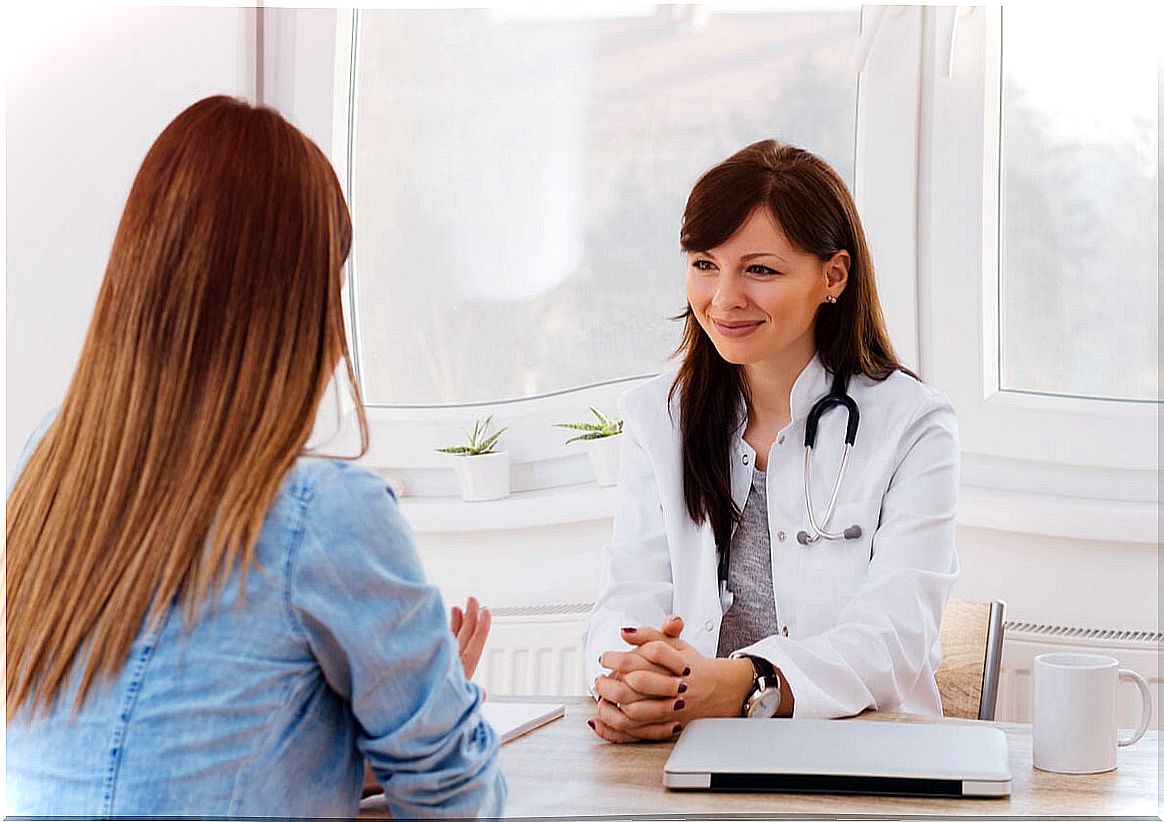 Patient talking to doctor about laughing gas